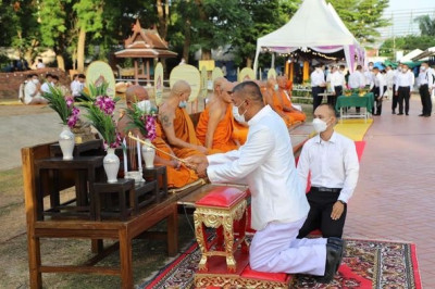 พิธีทำบุญตักบาตร ข้าวสารอาหารแห้งและหล่อเทียนพรรษา พารามิเตอร์รูปภาพ 1