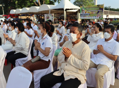 พิธีทำบุญตักบาตร ข้าวสารอาหารแห้งและหล่อเทียนพรรษา พารามิเตอร์รูปภาพ 5