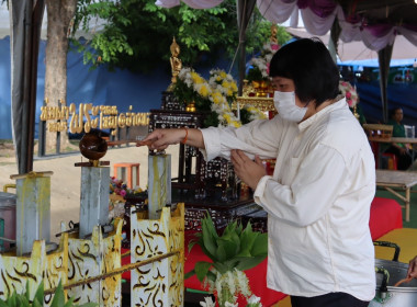 พิธีทำบุญตักบาตร ข้าวสารอาหารแห้งและหล่อเทียนพรรษา พารามิเตอร์รูปภาพ 11