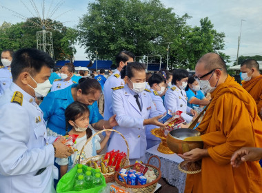 พิธีทำบุญตักบาตร และปล่อยพันธุ์สัตว์น้ำ ถวายพระราชกุศล พารามิเตอร์รูปภาพ 3