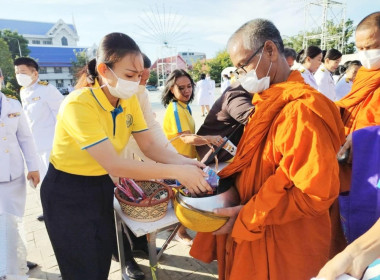 พิธีสวดพระพุทธมนต์ และพิธีทำบุญตักบาตรถวายพระราชกุศล พารามิเตอร์รูปภาพ 8