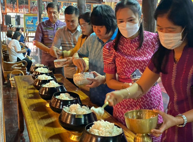 โครงการวันพระสุขใจ ใส่ผ้าไทยทำบุญฯ พารามิเตอร์รูปภาพ 7