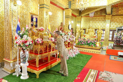 พิธีเจริญพระพุทธมนต์เฉลิมพระเกียรติถวายพระพรชัยมงคลแด่พระบาทสมเด็จพระเจ้าอยู่หั ... พารามิเตอร์รูปภาพ 1