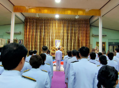 พิธีทำบุญตักบาตรและพิธีเจริญพระพุทธมนต์เพื่อถวายเป็นพระราชกุศลและถวายพระพรชัยมงคล ... พารามิเตอร์รูปภาพ 4