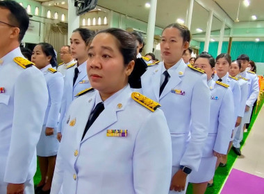 พิธีทำบุญตักบาตรและพิธีเจริญพระพุทธมนต์เพื่อถวายเป็นพระราชกุศลและถวายพระพรชัยมงคล ... พารามิเตอร์รูปภาพ 6